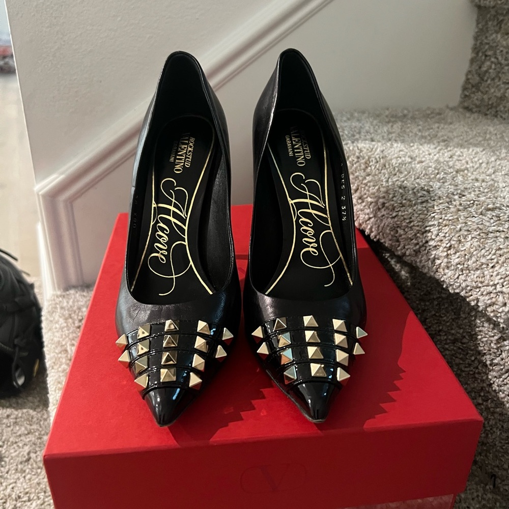 VALENTINO GARAVANI Alcove Rockstud Pump